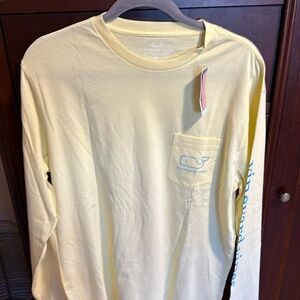 Vineyard vines nwt yellow long sleeve shirt. Men’s medium